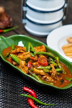 M404 Stir-Fry Thai Chilli Paste Chicken (Pad Pik Kaeng Gai)