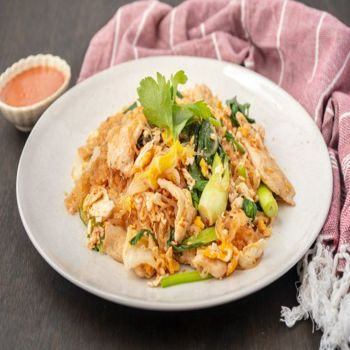 NR617 Stir-Fry Thai Vermicelli w/Chicken & Vege (Pad Suki Haang Gai)