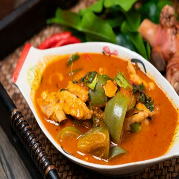 SC309 Thai Red Curry w/Chicken (Kaeng Ped Gai)