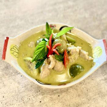 SC310 Thai Green Curry w/Pork (Kaeng Khiao Wan Moo Daeng)